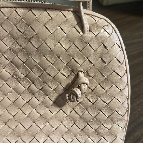 Bottega Veneta Nodini Leather Crossbody Bag - Picture 4 of 9